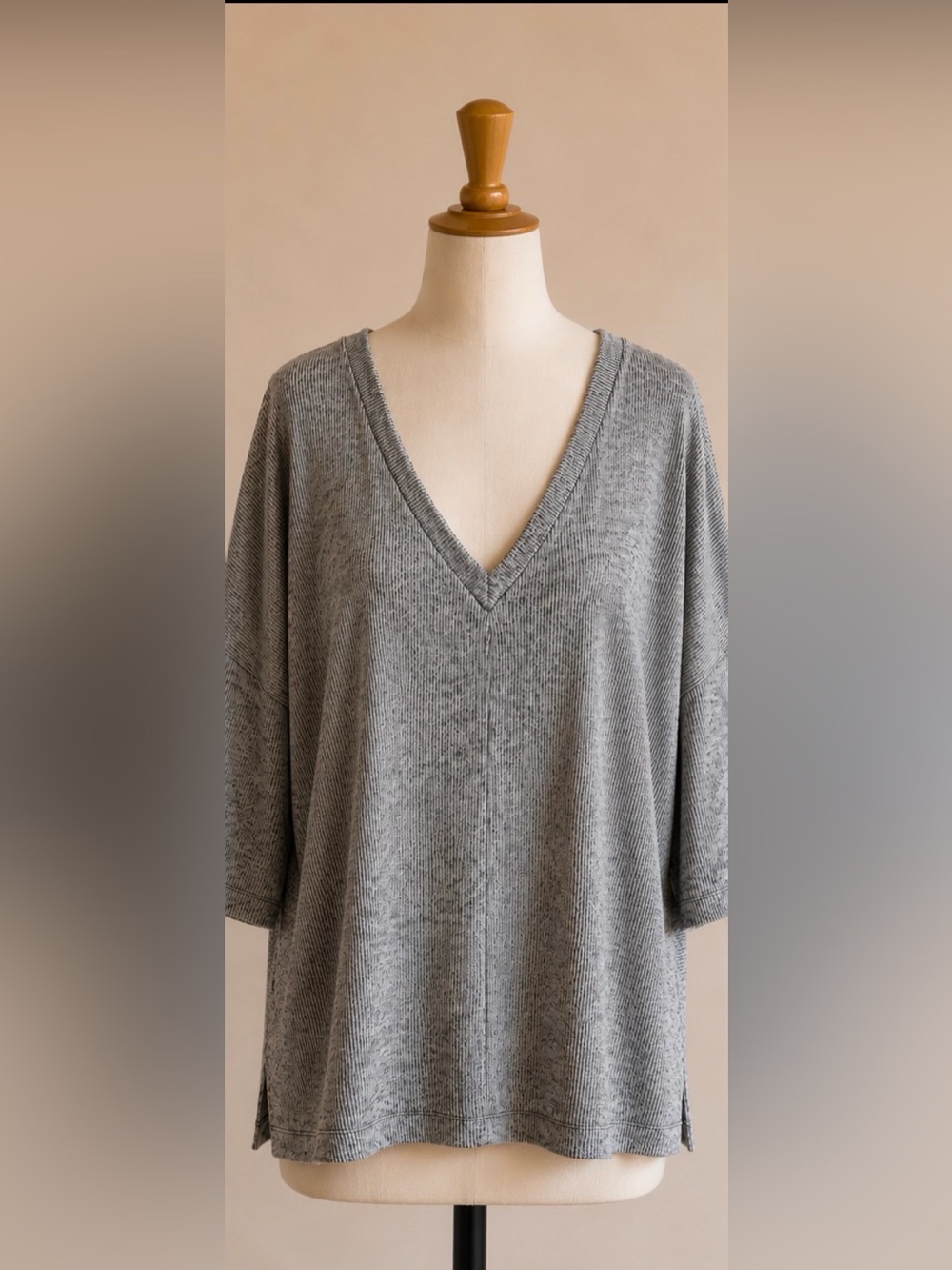 White House Black Market Gray V-Neck Ribbed Women's Sweater